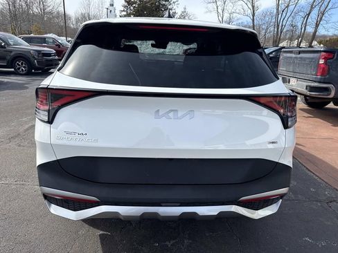 Used 2023 Kia Sportage LX image 4