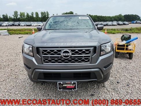 Used 2022 Nissan Frontier SV AWD/4WD image 5