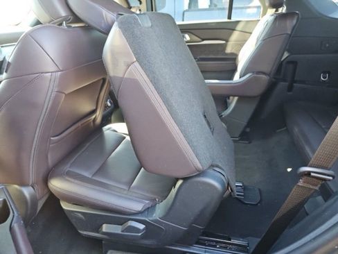 Used 2025 Ford Explorer Platinum w/ LUX Leather Package image 16