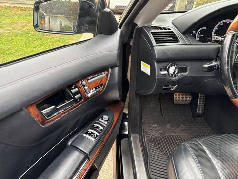 Used 2010 Mercedes-Benz CL 550 4MATIC image 11