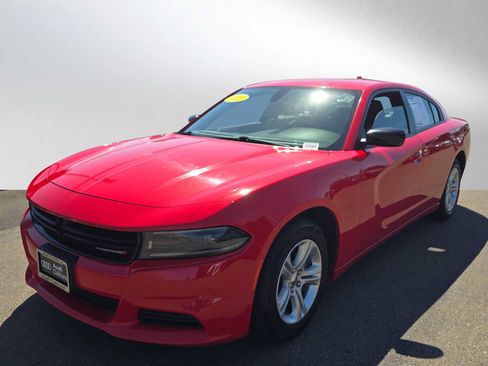 Used 2023 Dodge Charger SXT image 3