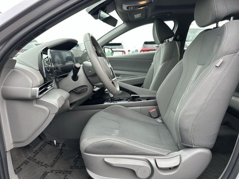 Used 2025 Hyundai Elantra SEL FWD image 14