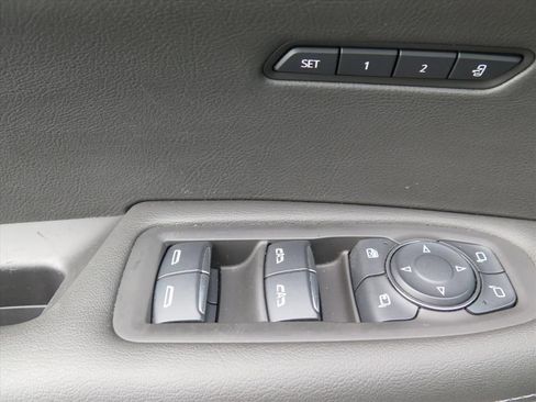 Certified 2024 Cadillac XT6 Luxury FWD image 11