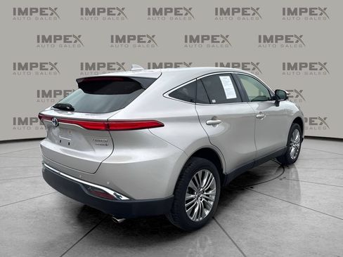 Used 2021 Toyota Venza Limited w/ Advanced Technology Package AWD/4WD image 3