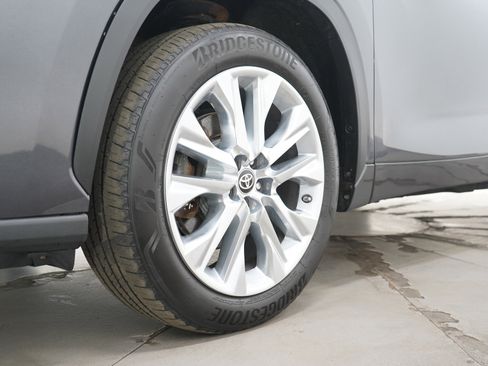 Used 2021 Toyota Highlander Limited image 33