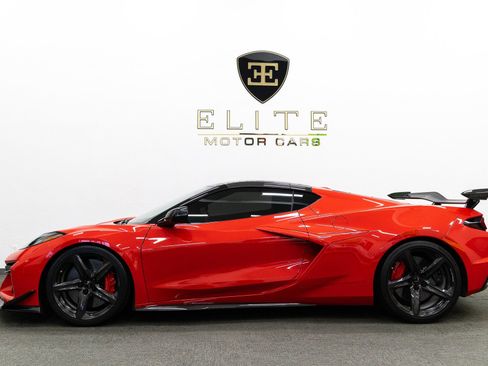 Used 2023 Chevrolet Corvette Z06 w/ Z07 Performance Package image 2