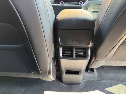 Used 2025 Chevrolet Equinox LT w/ Convenience Package II AWD/4WD image 14