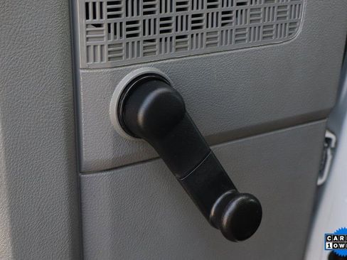 Used 2018 Ford E-350 and Econoline 350 Super Duty image 16