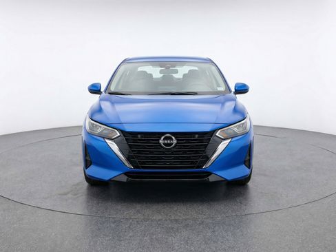 Used 2025 Nissan Sentra SV image 2