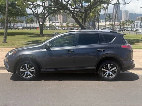Used 2017 Toyota RAV4 XLE FWD image 2