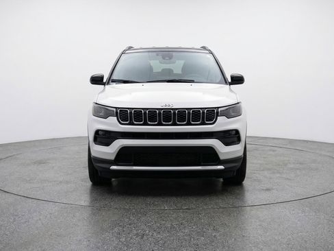 Used 2025 Jeep Compass Limited AWD/4WD image 2