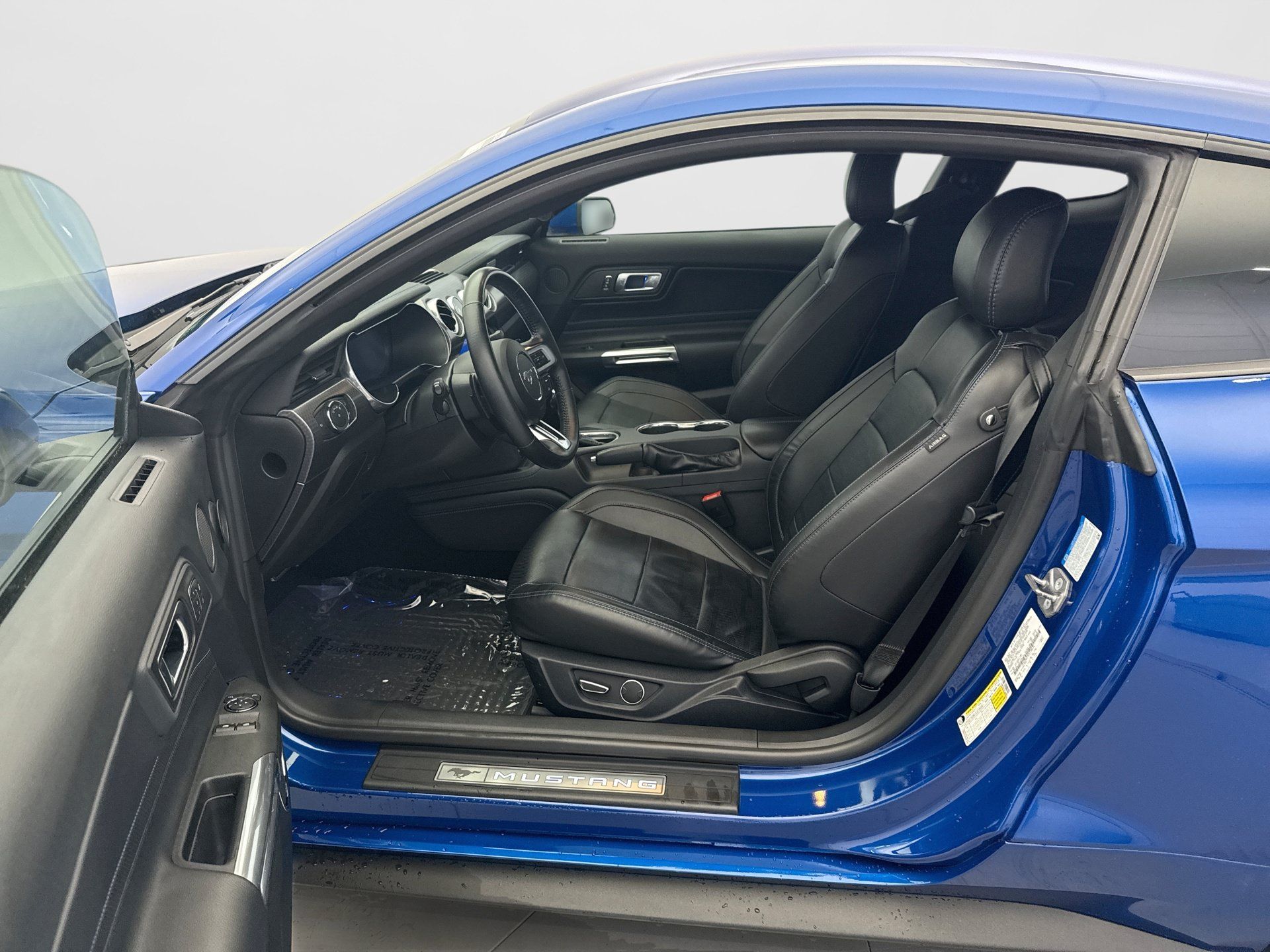 Used 2018 Ford Mustang GT Premium w/ GT Performance Package RWD image 10