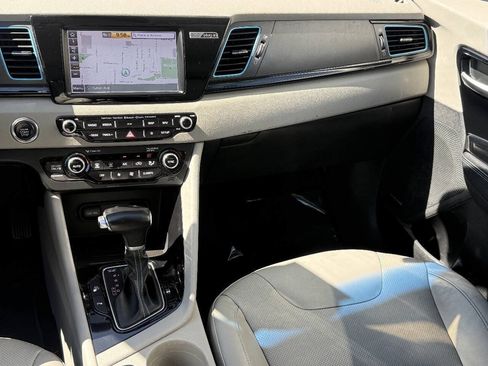 Used 2018 Kia Niro EX Premium FWD image 8