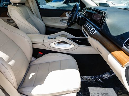 Certified 2024 Mercedes-Benz GLS 450 4MATIC image 17
