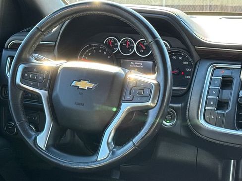 Used 2021 Chevrolet Suburban LT image 14