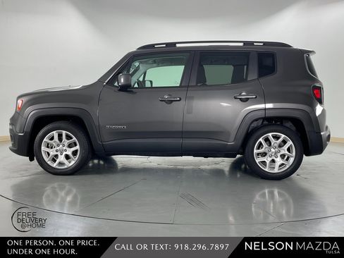 Used 2018 Jeep Renegade Latitude image 9