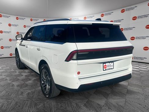 New 2026 Lincoln Navigator Reserve AWD/4WD image 3
