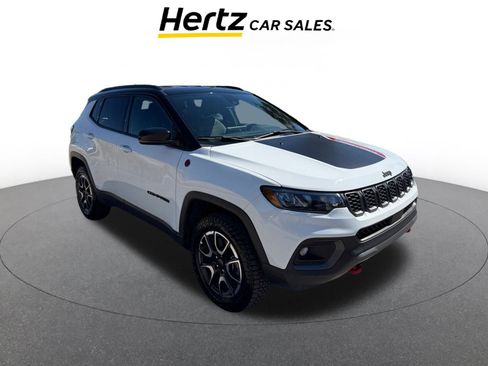 Used 2025 Jeep Compass Trailhawk w/ Trailer Tow Group image 1