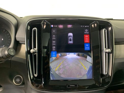 Used 2023 Volvo XC40 B5 Plus AWD/4WD image 26