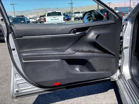 Used 2024 Toyota Camry SE image 22