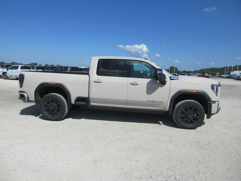 New 2026 GMC Sierra 2500 AT4 w/ AT4 Premium Plus Package AWD/4WD image 3