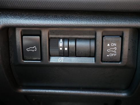 Used 2025 Subaru Forester Premium AWD/4WD image 27