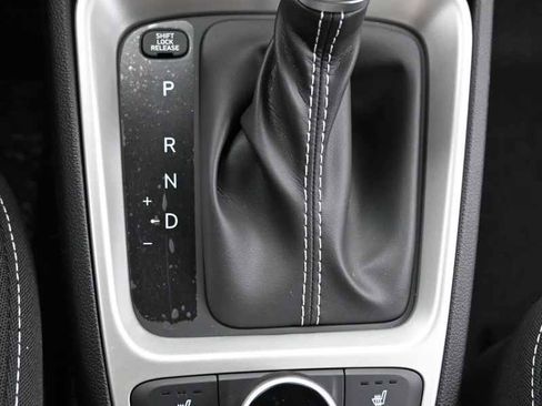 New 2026 Hyundai Venue SEL image 19