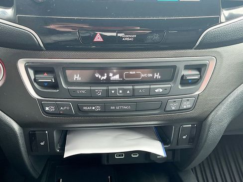 Used 2025 Honda Passport TrailSport image 16