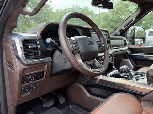 Used 2025 Ford F150 King Ranch w/ FX4 Off-Road Package AWD/4WD image 9