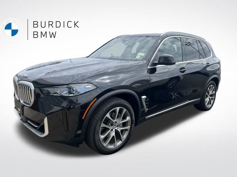 Used 2024 BMW X5 xDrive40i w/ Premium Package image 1