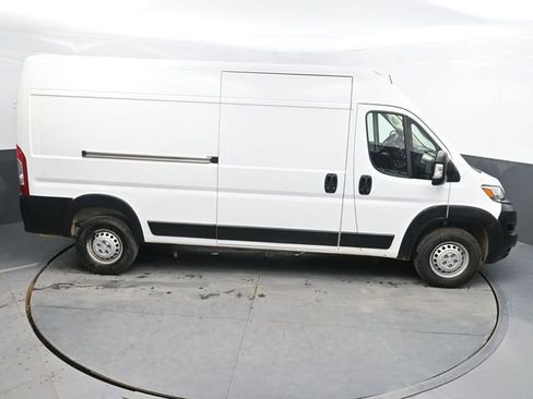 Used 2024 RAM ProMaster 2500 w/ Convenience Group FWD image 29
