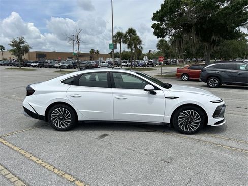 New 2025 Hyundai Sonata Limited image 9