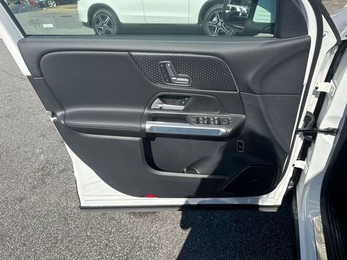 New 2026 Mercedes-Benz GLB 250 image 10