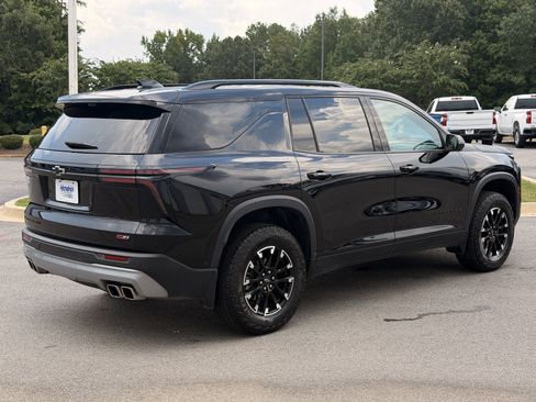 Used 2024 Chevrolet Traverse Z71 w/ Enhanced Driving Package AWD/4WD image 12