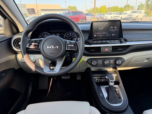 Certified 2023 Kia Forte LXS w/ LXS Technology Package FWD image 19
