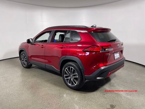 Certified 2026 Toyota Corolla Cross XLE w/ Convenience Package image 5