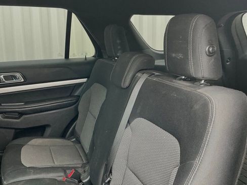 Used 2016 Ford Explorer XLT image 16