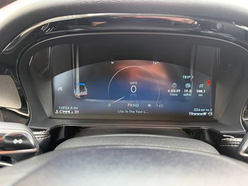 Used 2023 Lincoln Corsair Reserve AWD/4WD image 9