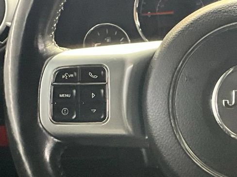Used 2016 Jeep Wrangler Unlimited Rubicon AWD/4WD image 17