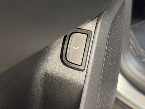 New 2026 Chevrolet Equinox LT w/ Convenience Package II image 11