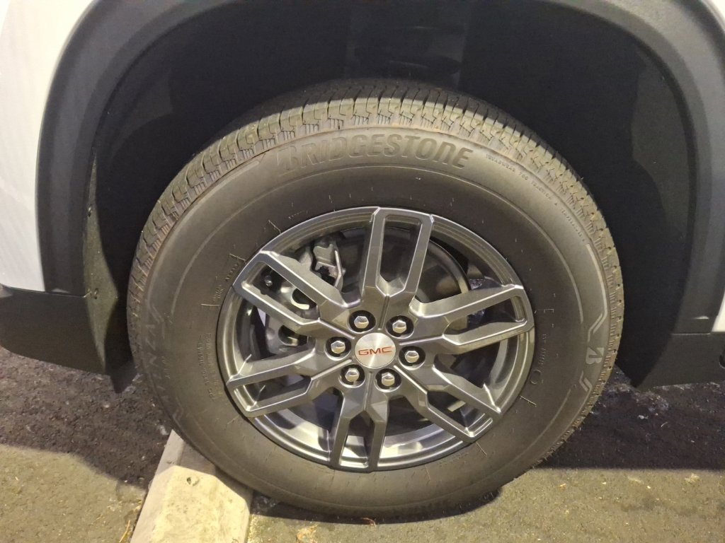 Used 2026 GMC Acadia Elevation AWD/4WD image 5