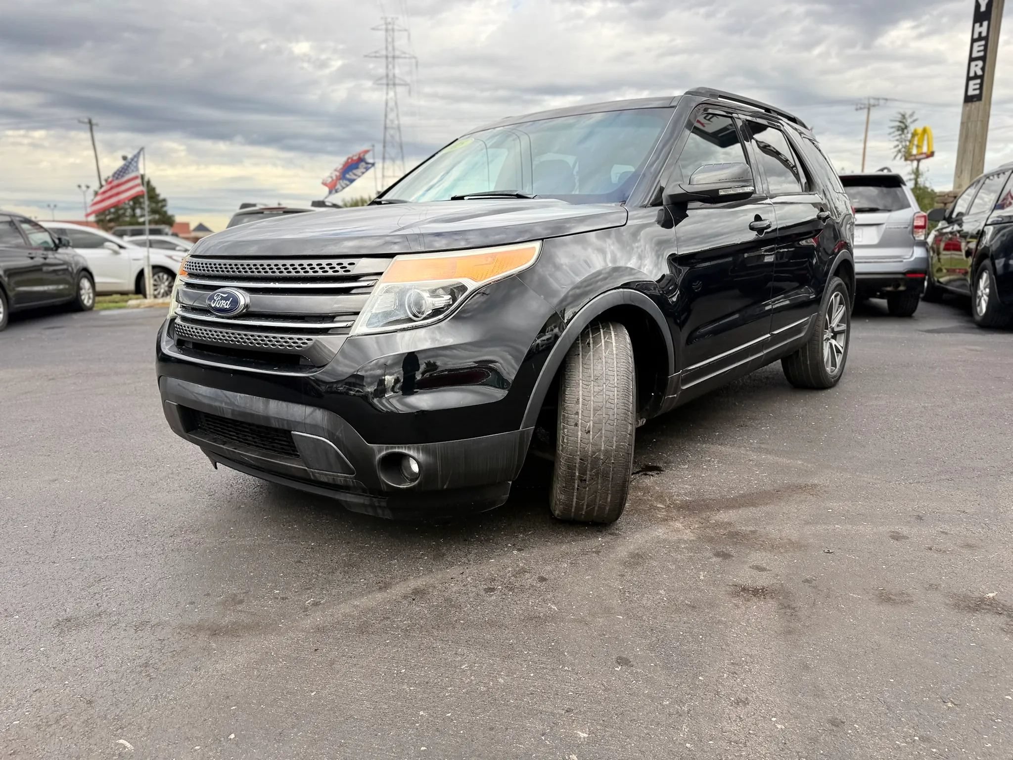 Used 2015 Ford Explorer XLT w/ Equipment Group 202B FWD image 11