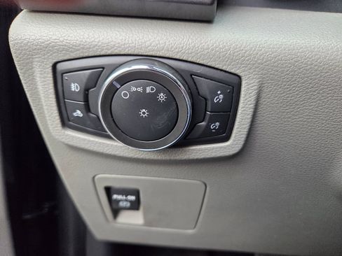 Used 2017 Ford F150 XLT image 28