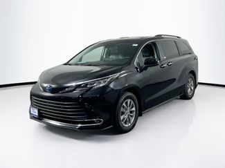 Used 2023 Toyota Sienna XLE video 1