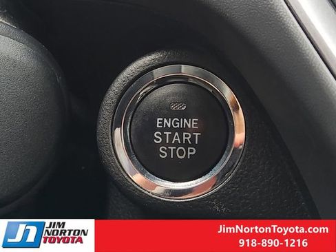 Used 2024 Subaru Crosstrek 2.0i Premium image 24