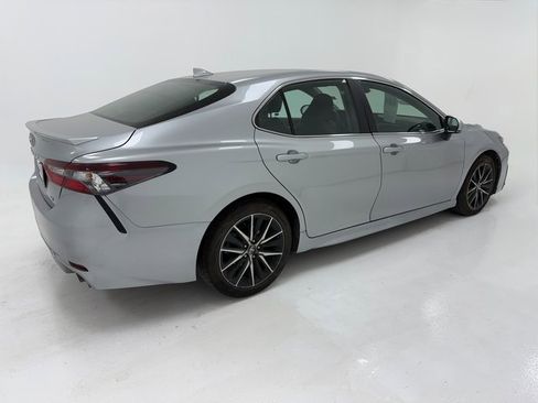 Used 2024 Toyota Camry SE image 21