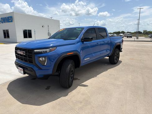 Used 2025 GMC Canyon Elevation RWD image 3