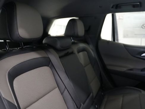 New 2026 Chevrolet Equinox LT image 18