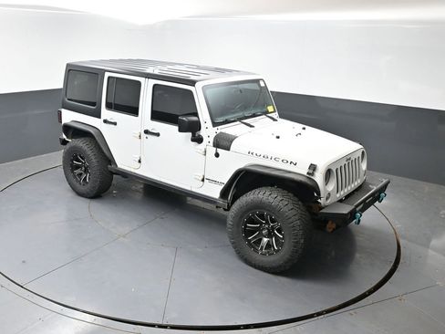 Used 2016 Jeep Wrangler Unlimited Rubicon w/ Connectivity Group image 15