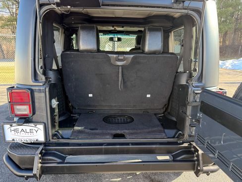 Used 2018 Jeep Wrangler Sport image 28